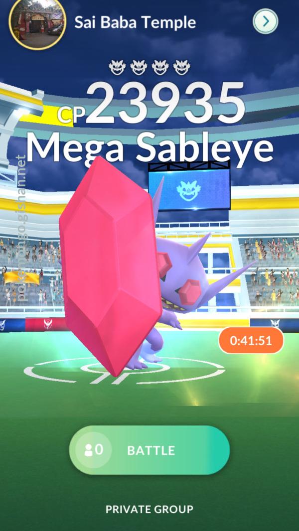 Helo i am new to Pixelmon this is my day 2 and. i found a shiny  Legendary Boss Mega Sableye and the game won't let me catch it. is there  anyway to